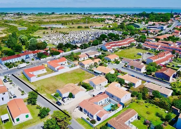 Beautiful With Amazing Private Pool * Le Château-dʼOléron