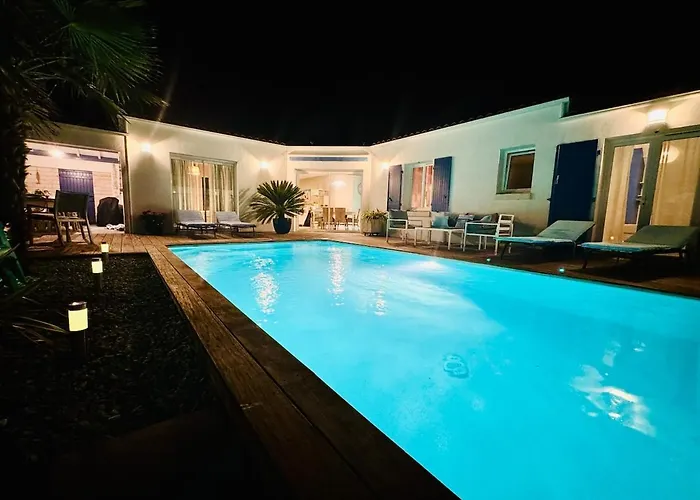 Beautiful With Amazing Private Pool * Le Château-dʼOléron